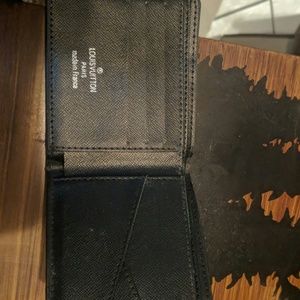Louie vuitton mens wallet( new )